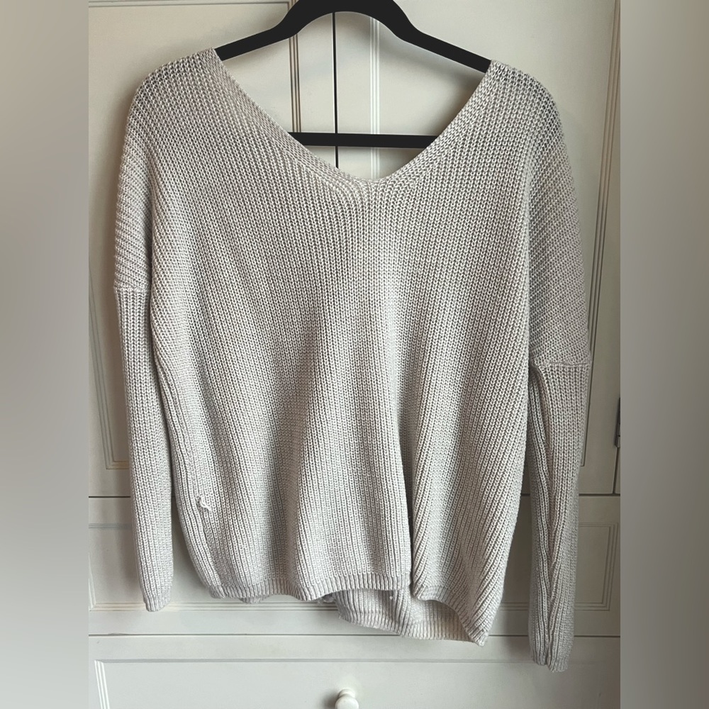 Tan/crème v neck slouchy woven sweater [local boutique] size s/m tie back